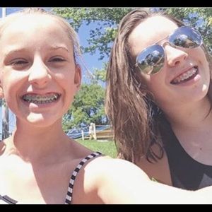 Meet your Posher, Caitlin